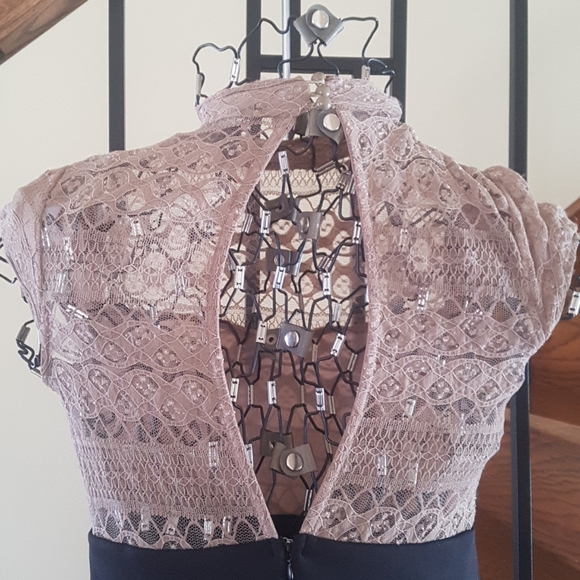 Dress - Picture 4 of 6